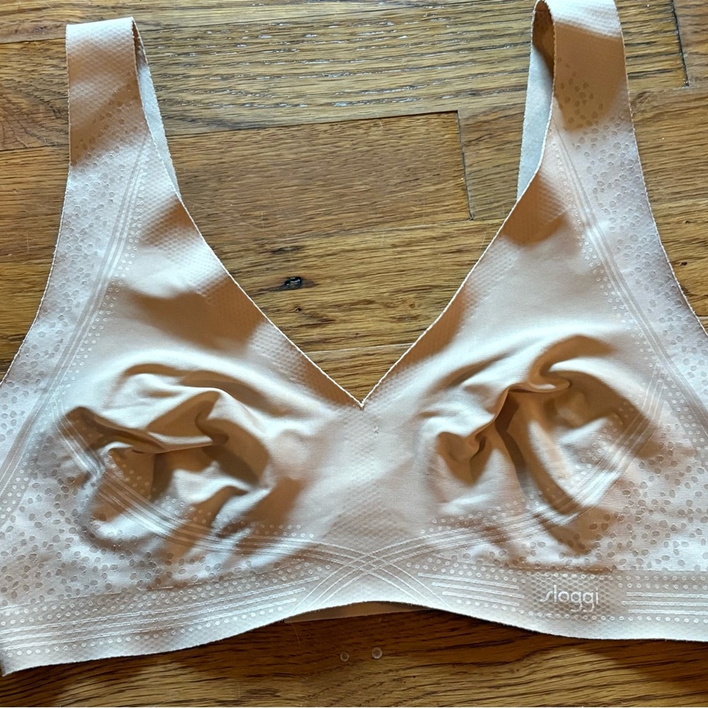 Sloggi Zero Feel Bra, Size Medium, Euc - image 1